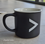 czarne kubki